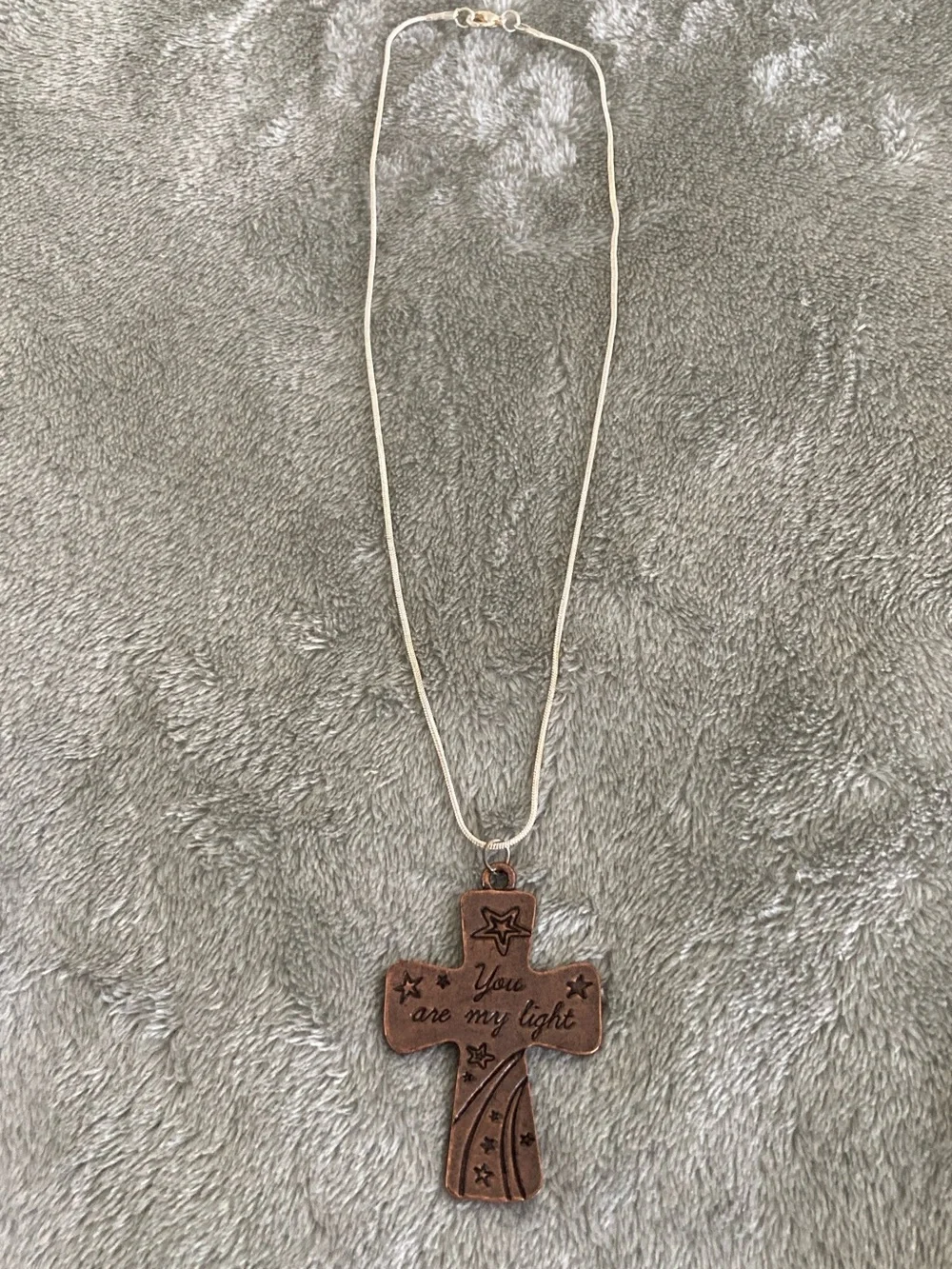 Cross pendant necklace